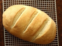 перекладаємо хліб на решітку