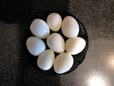 яйця на тарілці