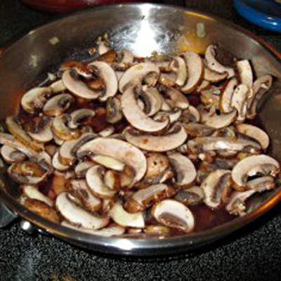 гриби на сковороді
