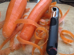 моркву очистити від шкірки