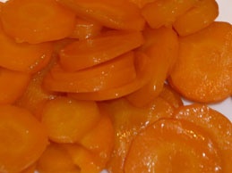 варену моркву нарізаємо кружечками